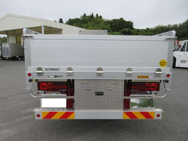 Mitsubishi Fuso Super Great 5