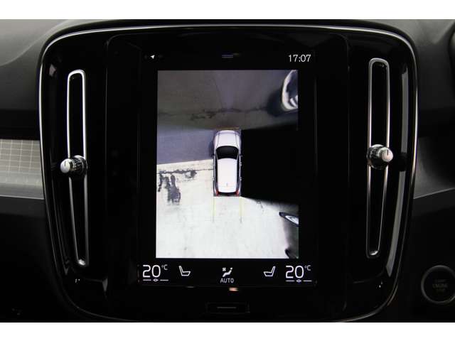 Volvo XC40 8
