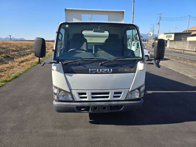 Isuzu Elf 2