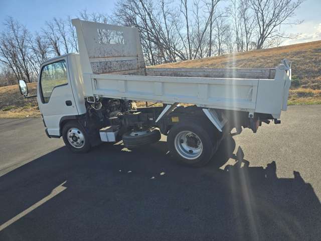 Isuzu Elf 8
