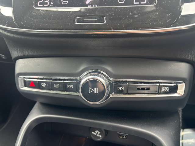 Volvo XC40 8