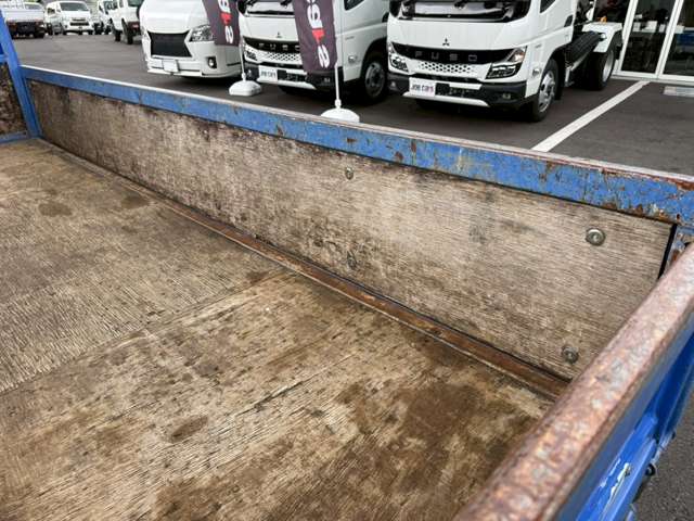 Isuzu Elf 11