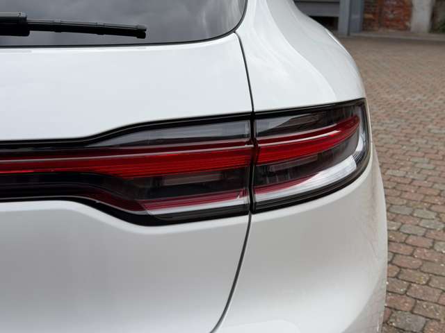 Porsche Macan 12