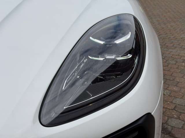 Porsche Macan 4