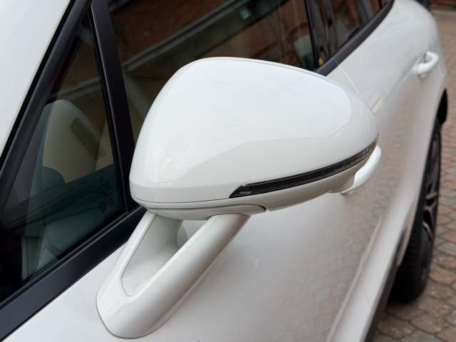 Porsche Macan 7