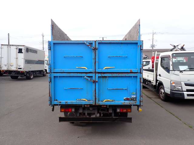 Mitsubishi Fuso Canter 7