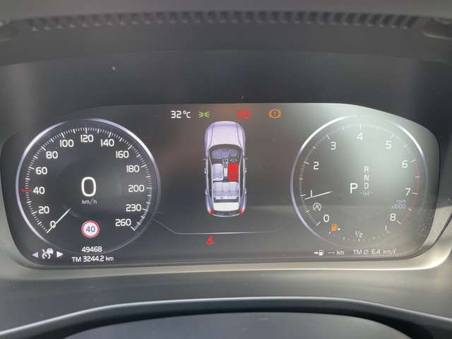 Volvo XC40 12