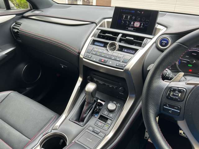 Lexus NX 10