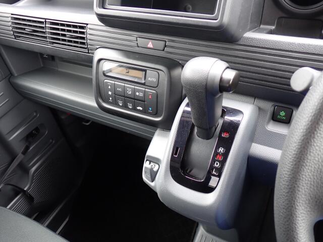 Honda N-VAN 11