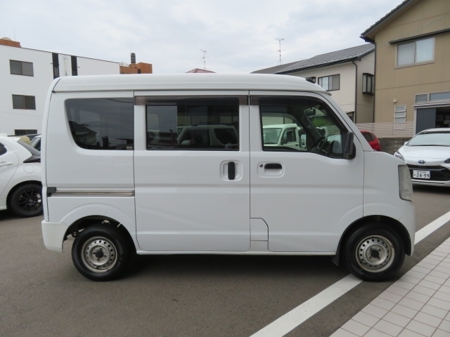 Suzuki Every 8