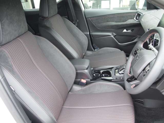 DS Automobiles DS 3 Crossback E-TENSE 2