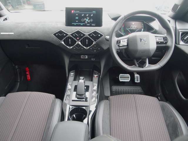 DS Automobiles DS 3 Crossback E-TENSE 3