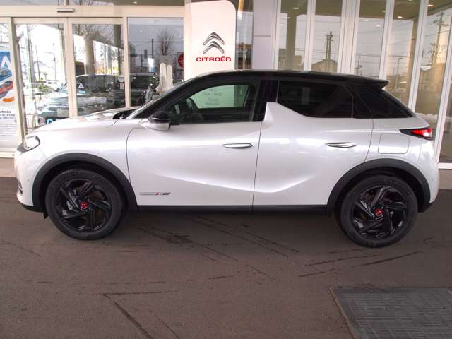 DS Automobiles DS 3 Crossback E-TENSE 8