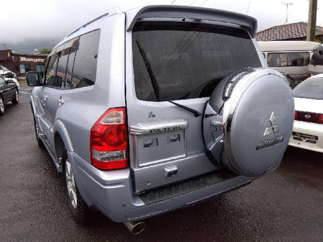 Mitsubishi Pajero 2