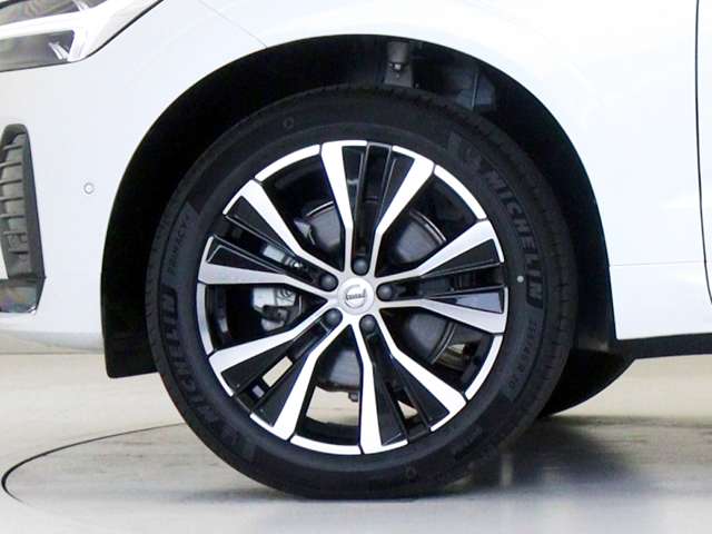 Volvo XC60 8