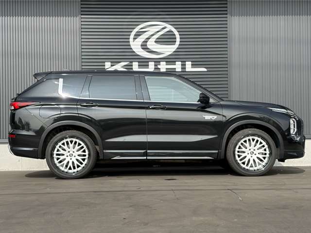 Mitsubishi Outlander 4