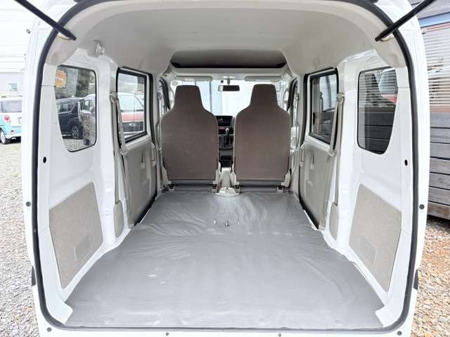 Nissan NV100 Clipper 11