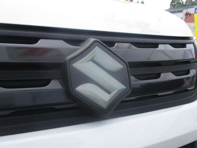 Suzuki Escudo 5