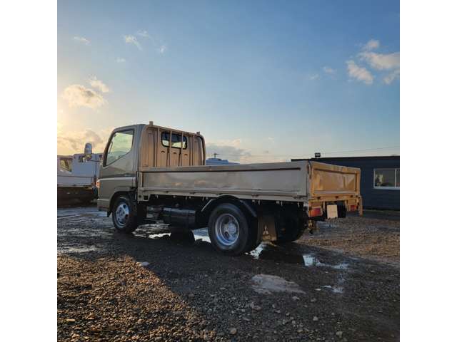 Mitsubishi Fuso Canter 9
