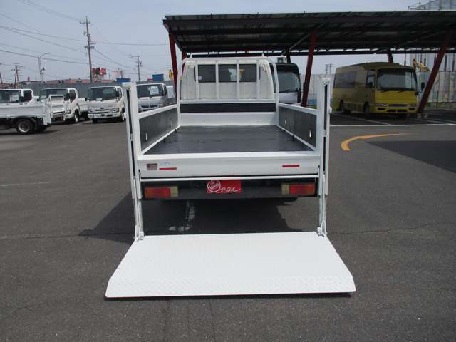 Hino Dutro 12