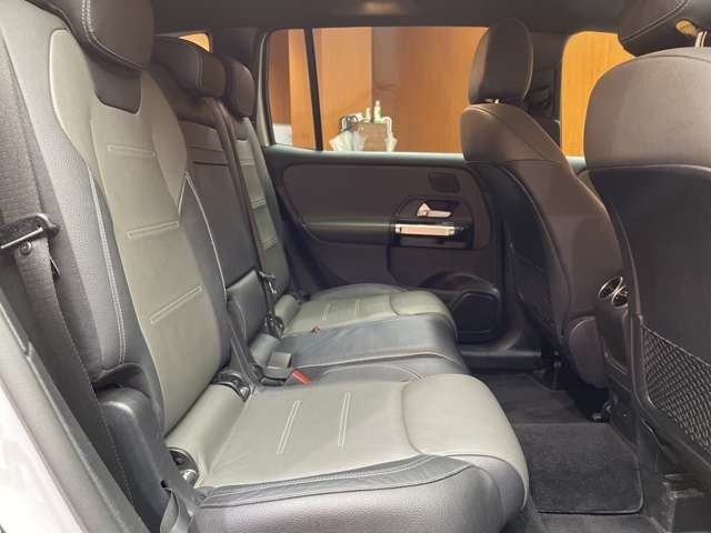 Mercedes-Benz GLB 6