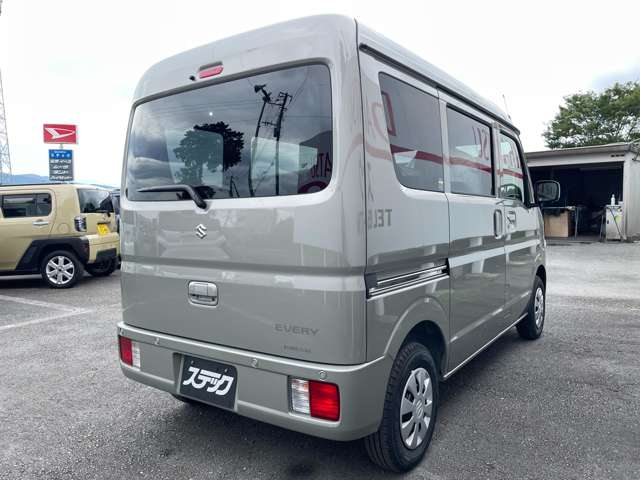 Suzuki Every 8