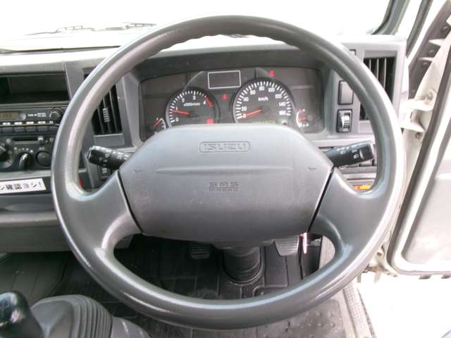 Isuzu Elf 11