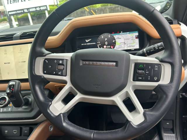 Land Rover Defender 4