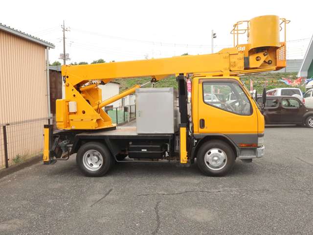 Mitsubishi Fuso Canter 9