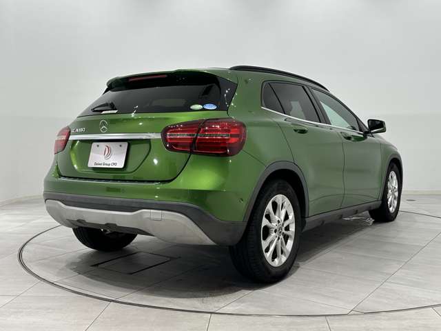 Mercedes-Benz GLA-Class 6