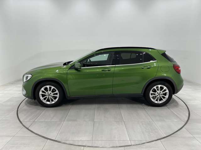 Mercedes-Benz GLA-Class 10