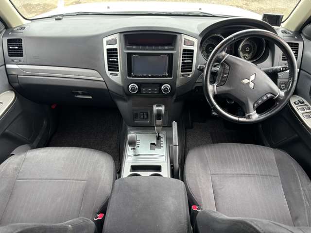 Mitsubishi Pajero 5