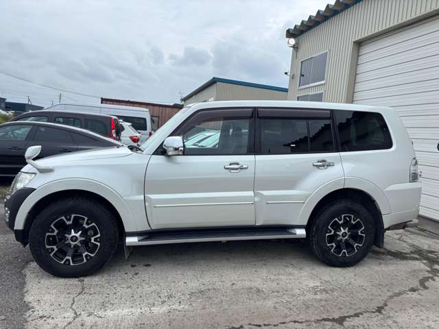 Mitsubishi Pajero 8