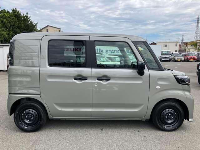 Suzuki Spacia Base 11