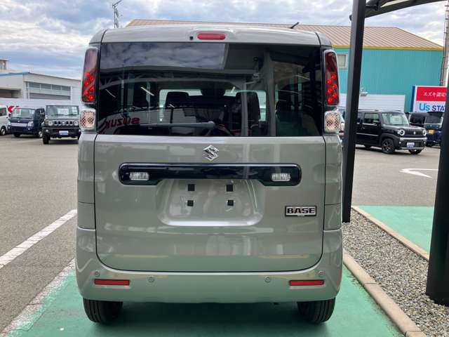 Suzuki Spacia Base 8