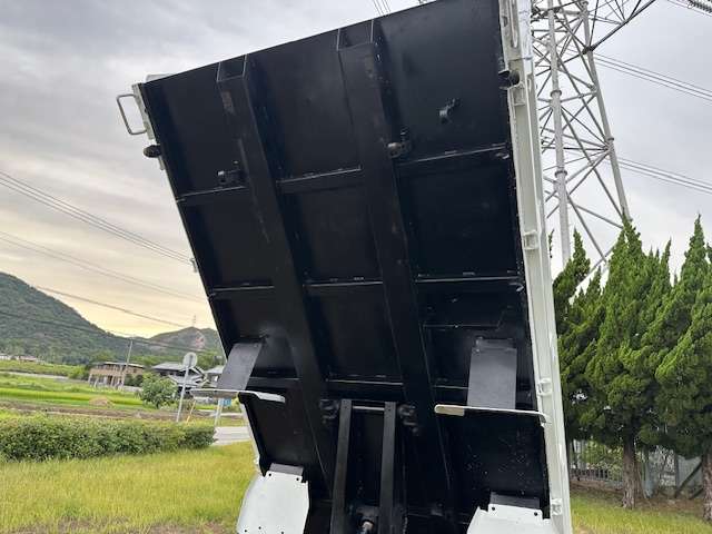Mitsubishi Fuso Canter 12