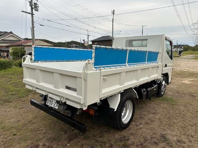 Mitsubishi Fuso Canter 9