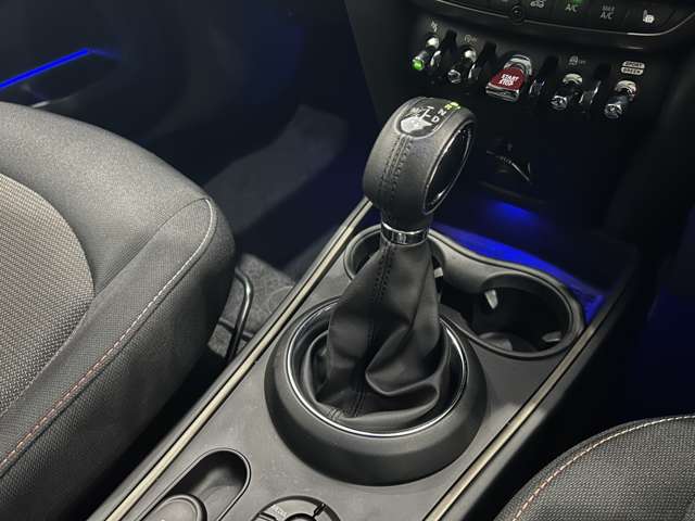 MINI Crossover 11