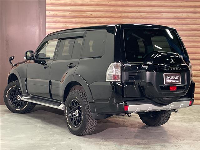 Mitsubishi Pajero 4