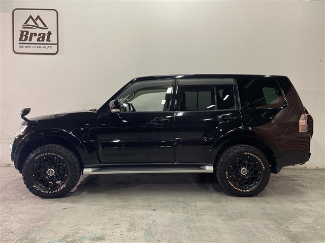 Mitsubishi Pajero 5