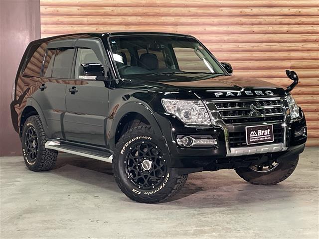 Mitsubishi Pajero 9