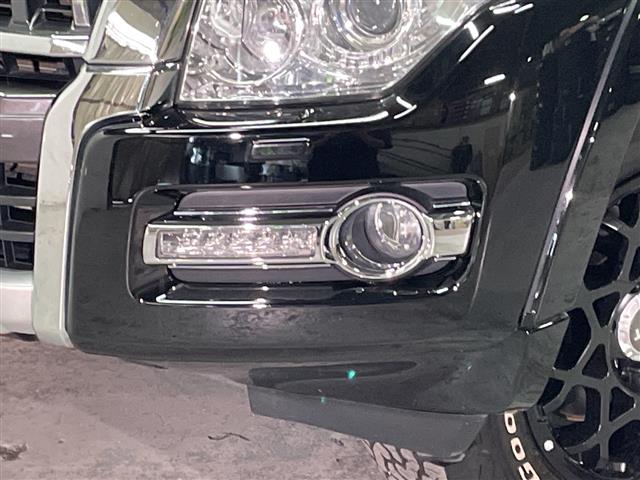 Mitsubishi Pajero 10