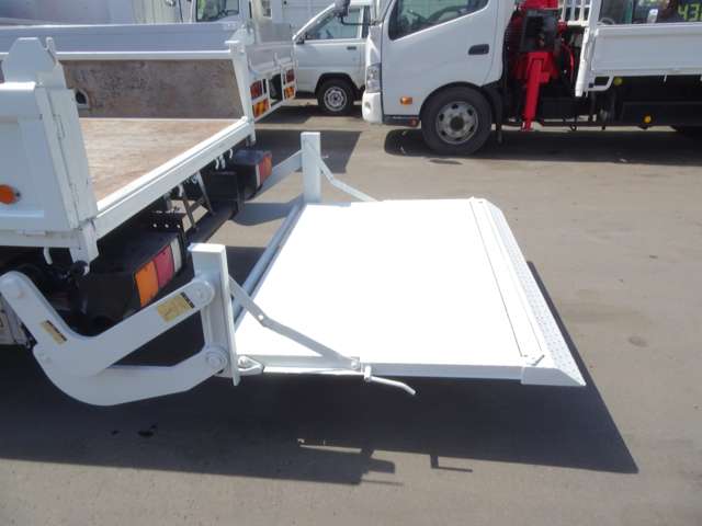 Mitsubishi Fuso Canter 9