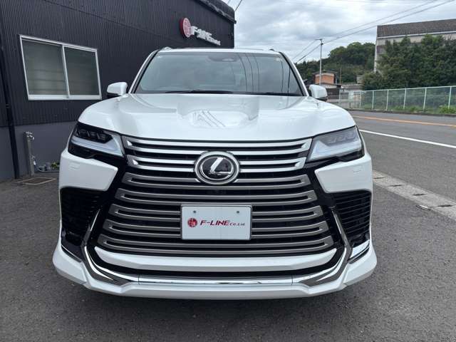 Lexus LX 3