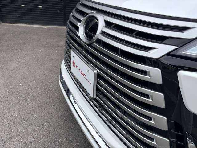 Lexus LX 6