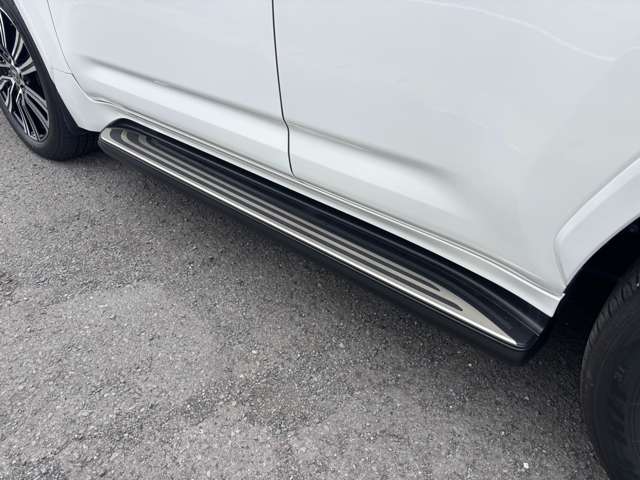 Lexus LX 8