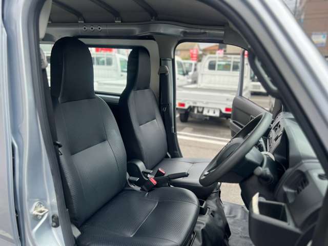 Daihatsu Hijet Cargo 3