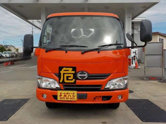 Hino Dutro 8