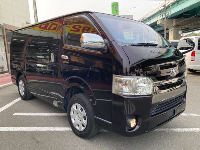 Toyota Hiace Van 3