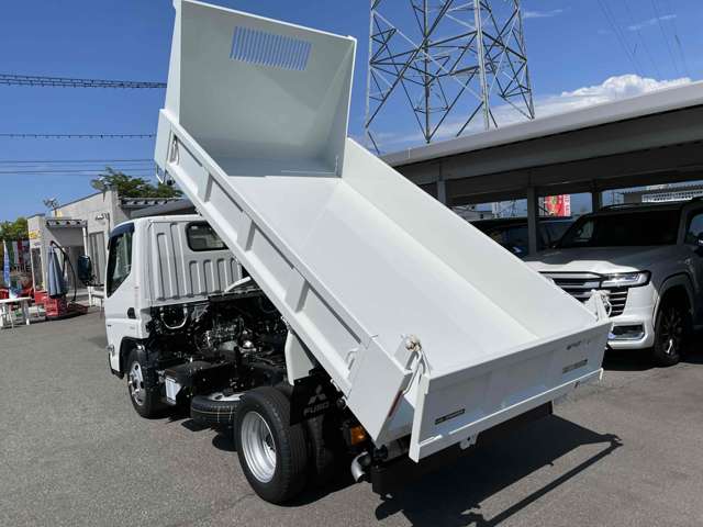 Mitsubishi Fuso Canter 4